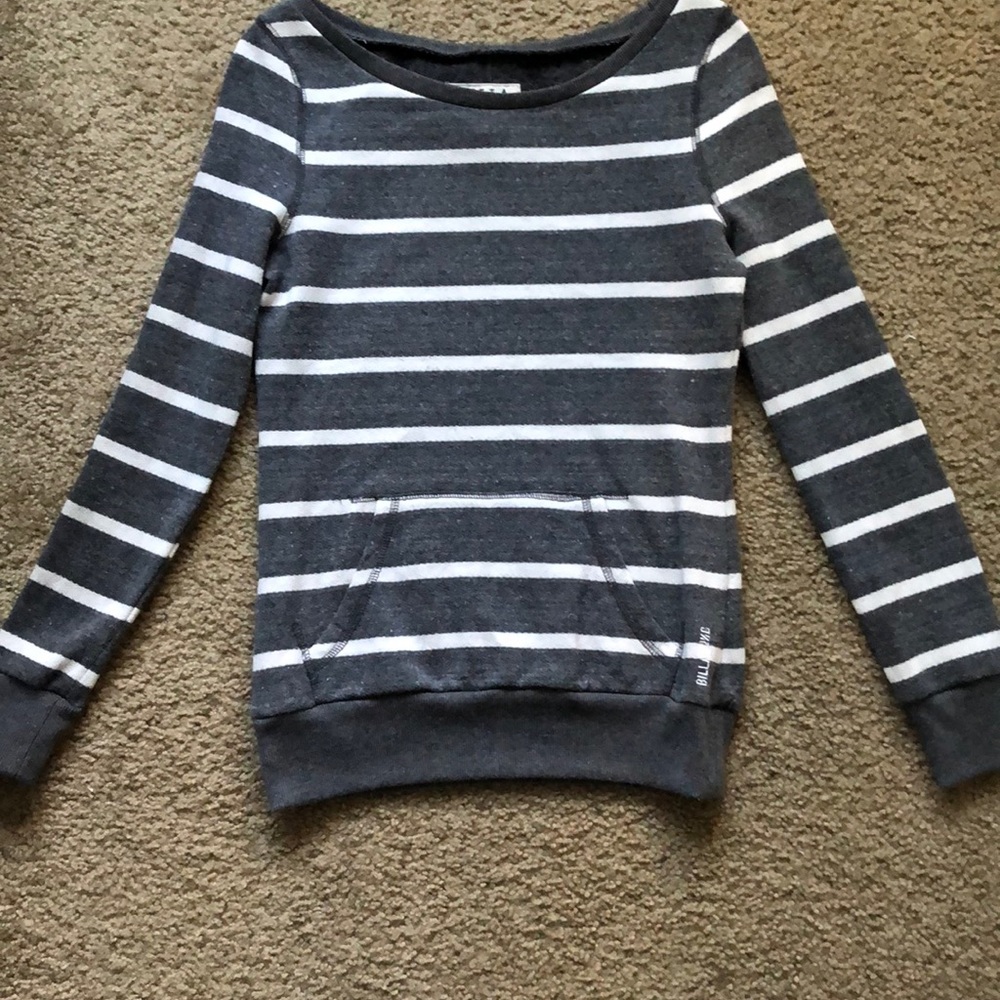 Grey and white warm and comfy Billabong sweater